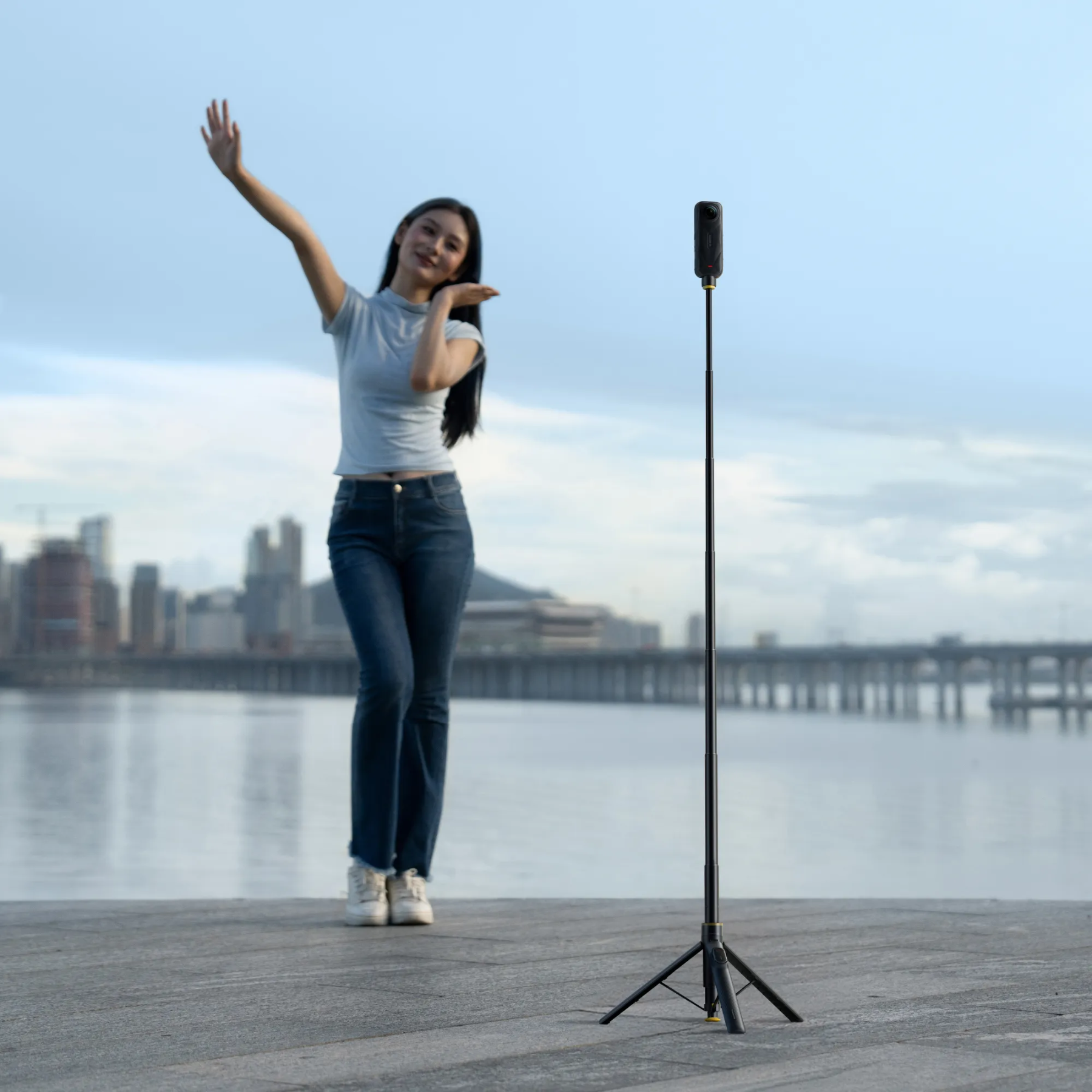 Selfie Stick + Tripode Control Remoto Insta360